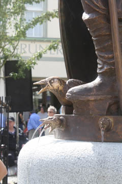 Brunnen Stadtgrnder Elsterberg, Bronze/Granit, 7 Wasserdsen, 2009
