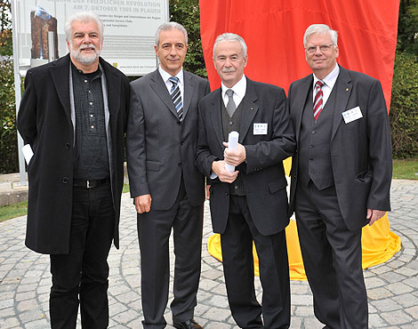 Einweihung am 7. Oktober 2010: Peter Luban, Ministerprsident Stanislav Tillich, Wolfgang Sachs, Anselm Brtting (v.l.)
